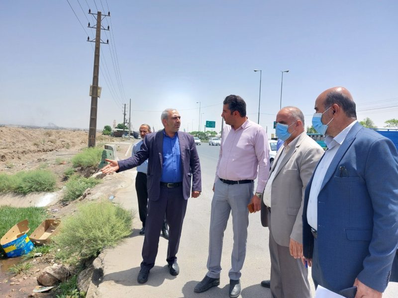 بازدید جمعی از مسئولین از وضعیت راههای مواصلاتی بخش خاوران
