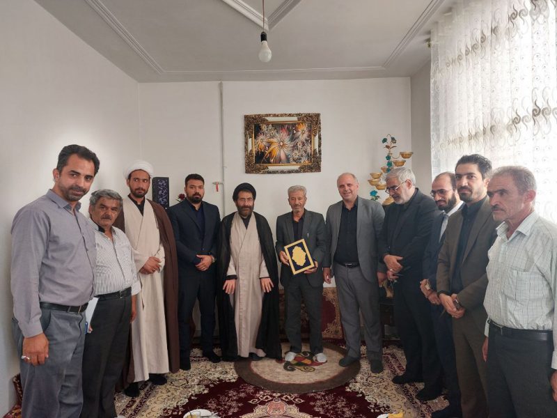 دیدار مسئولان بخش خاوران با خانواده ایثارگران و خانواده شهدای روستای لپه زنک