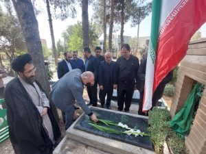 غبارروبی مزار شهدای دفاع مقدس در روستاهای لپه زنک و قاسم آباد تهرانچی