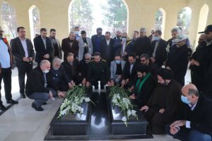 مزار شهدای گمنام در قیامدشت غبارروبی شد