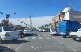 جریمه ۱۰۰ هزار تومان خودروهایی که وسط بلوار امام خمینی(ره) قیامدشت پارک می کنند