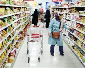 اقدام عجیب یک فروشگاه زنجیره ای در قیامدشت؛ مواد شوینده نخری برنج نمیدیم !