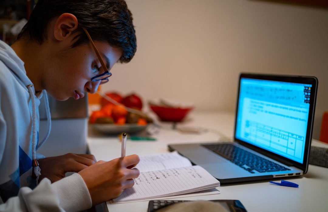 مدارس قیامدشت و روستاهای بخش خاوران شنبه و یکشنبه مجازی است