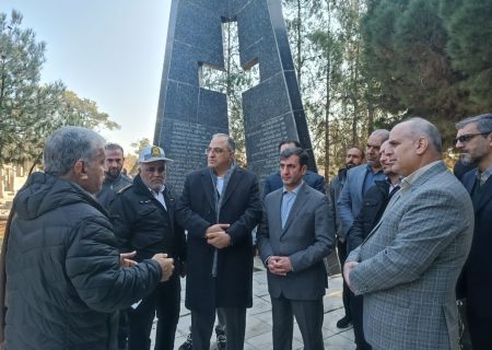 ادای احترام آقای فرماندار به مقام شهدای سرافراز ارامنه در آستانه سال نو میلادی + فیلم