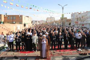 اقامه باشکوه نماز عید فطر در قیامدشت