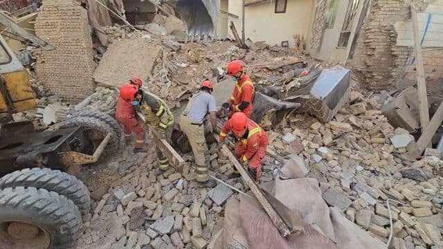 ریزش مرگبار ساختمان در قیامدشت؛ سه نفر جان باختند