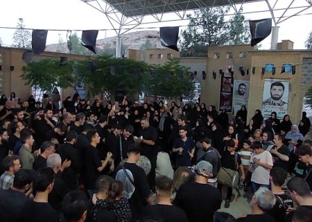 رفقای شهید علی طهماسبی تولدش را بر سر مزارش گرامی داشتند+ فیلم