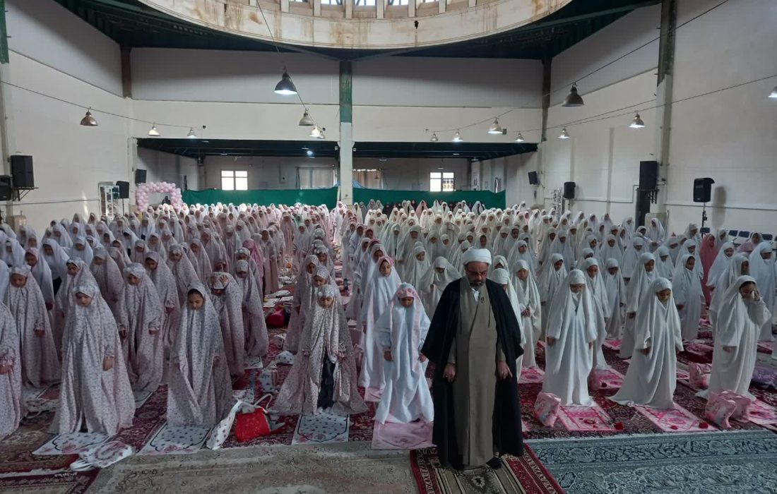 آغاز مسیر بندگی با قلبهای کوچک/ جشن تکلیف دختران قیامدشت برگزار شد + فیلم