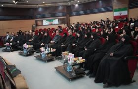 تکریم مادران و همسران شهدای جنگ ۱۲ روزه در دانشگاه آزاد قیامدشت + فیلم