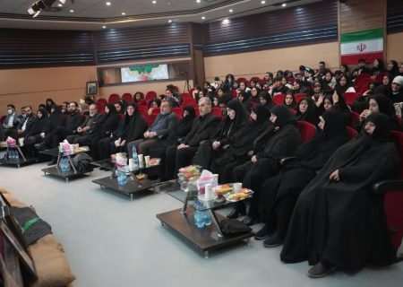 تکریم مادران و همسران شهدای جنگ ۱۲ روزه در دانشگاه آزاد قیامدشت + فیلم